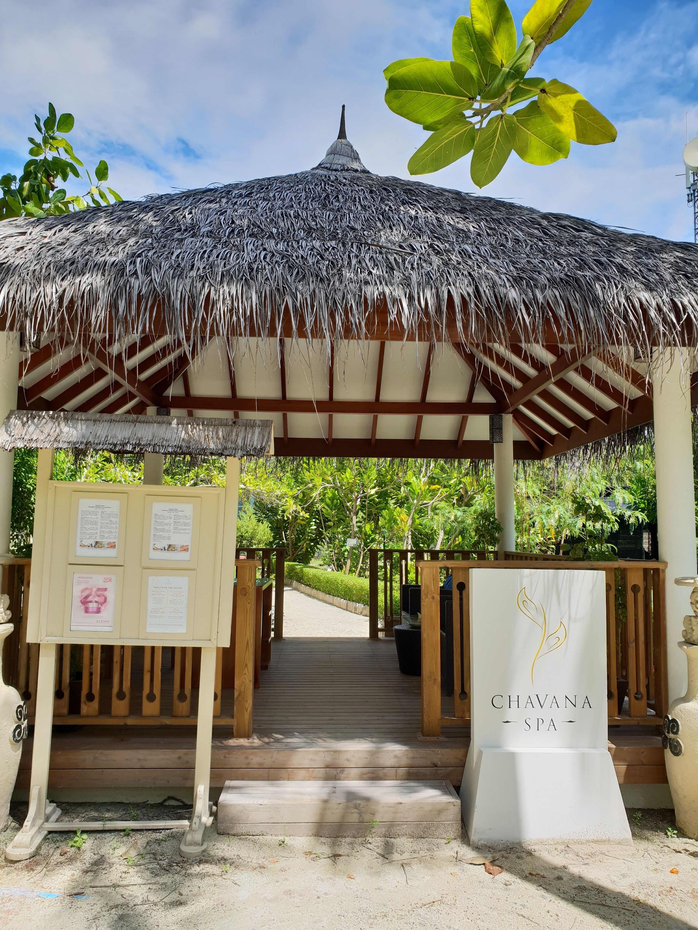 Couples treatment rooms, body treatments, aromatherapy