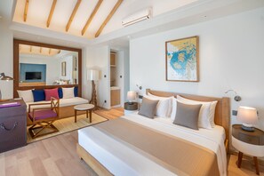 Water Bungalow | Bar mini, peti besi dalam bilik, meja, ruang kerja komputer riba 