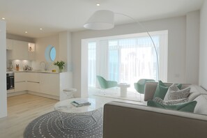 高级套房 | 埃及棉床单、高档床上用品、羽绒被、加厚床垫