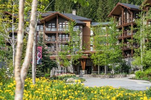 Exterior - Evolution Whistler, by Lodging Ovations (Whistler)