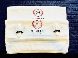 Room amenity - Jubilee Hotel Kensington (London)