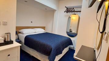 Economy Double Room | Iron/ironing board, WiFi, bed sheets