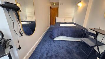 Standard Double Room | Iron/ironing board, WiFi, bed sheets
