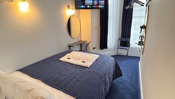 Standard Double Room | Iron/ironing board, WiFi, bed sheets