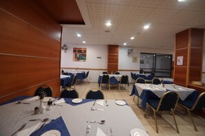 Restaurant - Qawra Point Holiday Complex (St. Paul's Bay)