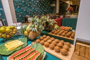 Tägliches englisches Frühstück gegen Gebühr