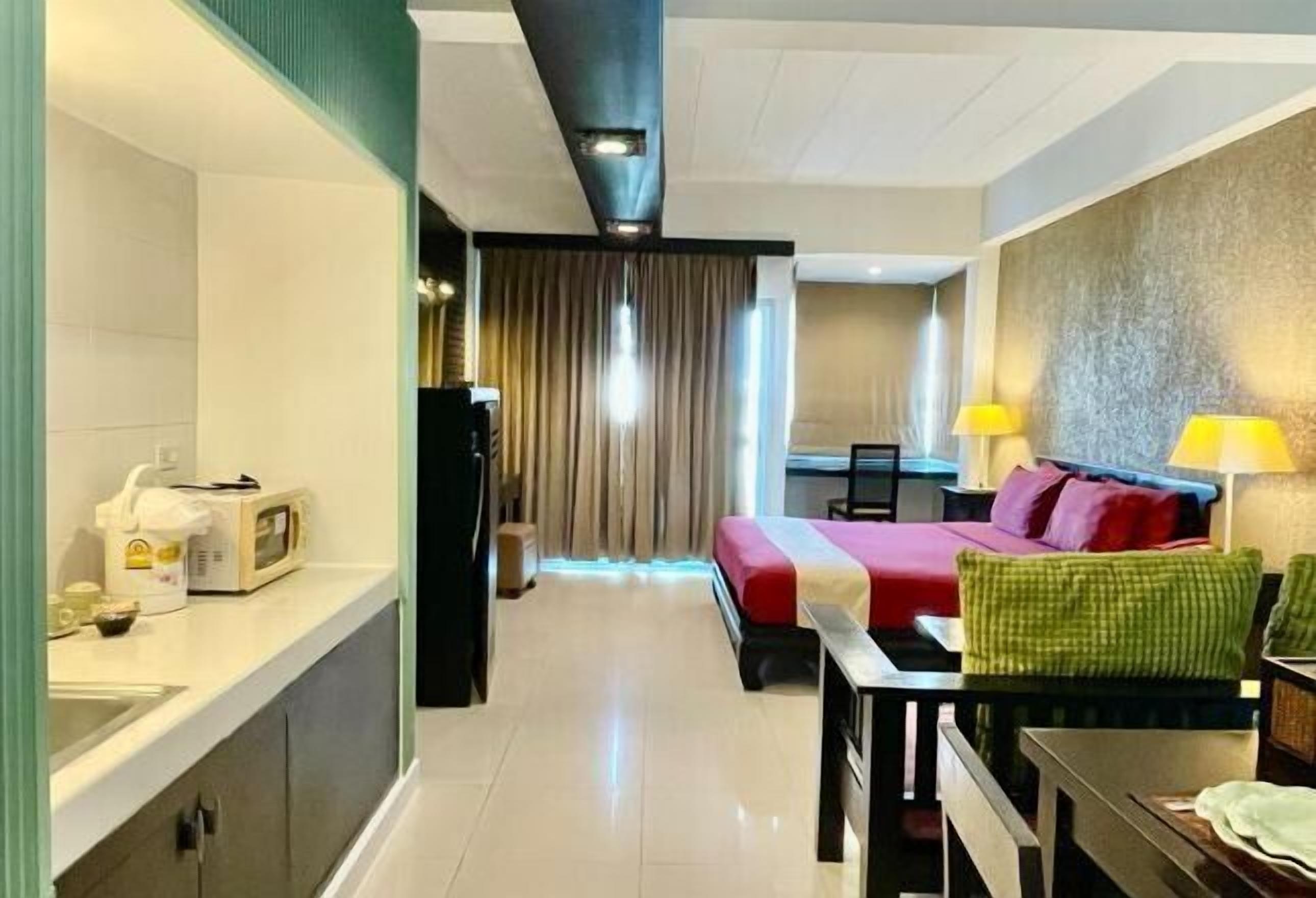 고급 침구, 객실 내 금고, 각각 다른 스타일의 인테리어, 각각 다르게 가구 비치