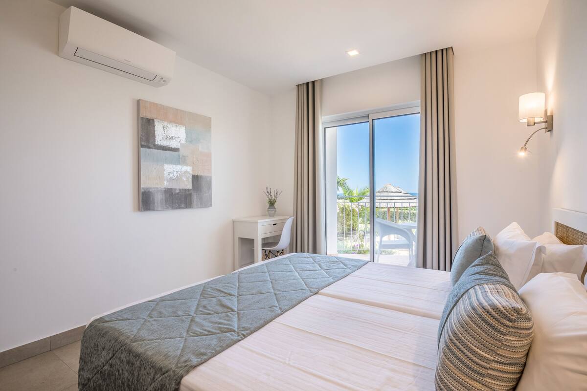 premium studio, sea view, sea facing | 1 bedroom, in-room safe, blackout curtains, iron/ironing board