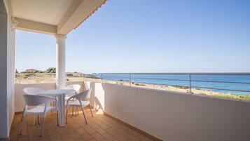 Deluxe appartement, 1 slaapkamer, uitzicht op zee, uitzicht op zee | Uitzicht op strand/zee