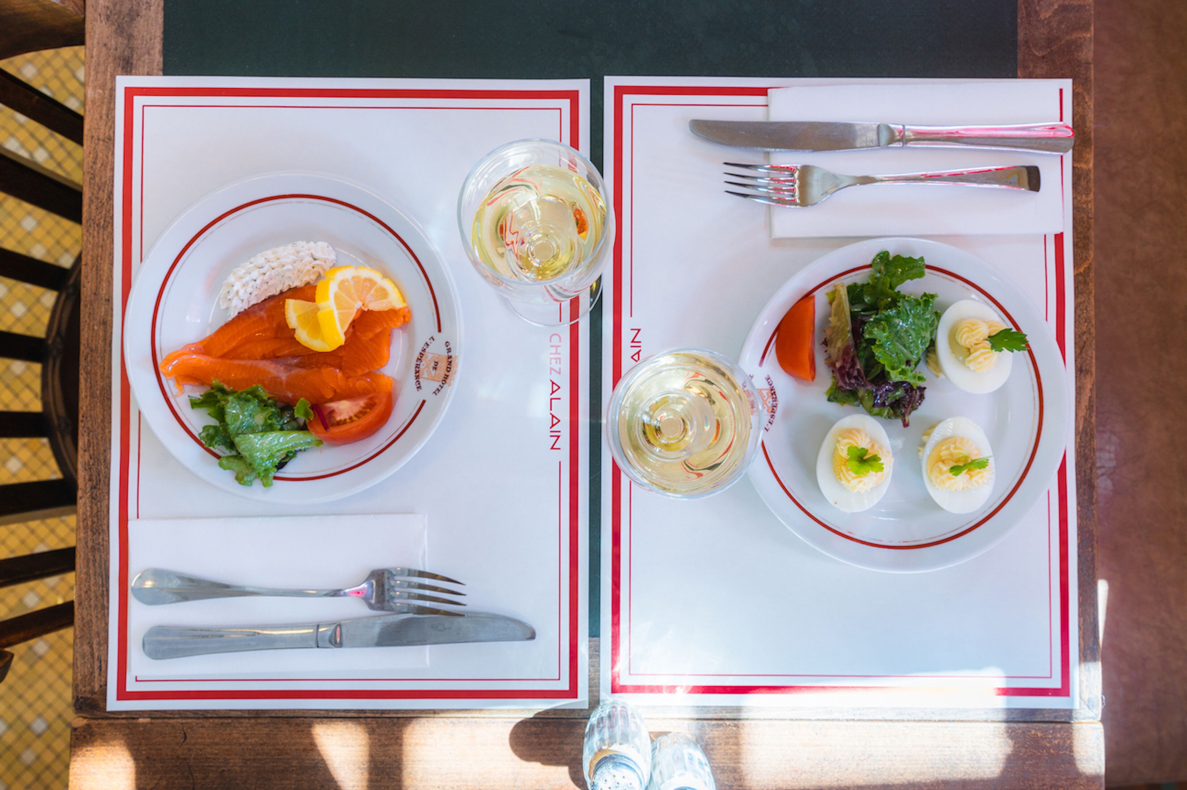 breakfast, lunch and dinner served