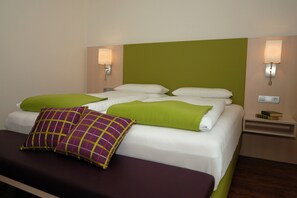 Hypo-allergenic bedding, minibar, in-room safe, desk - Das Landhaus (Poertschach am Woerthersee)