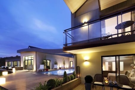 Exterior. L'Aubinière Hotel-Restaurant & Spa