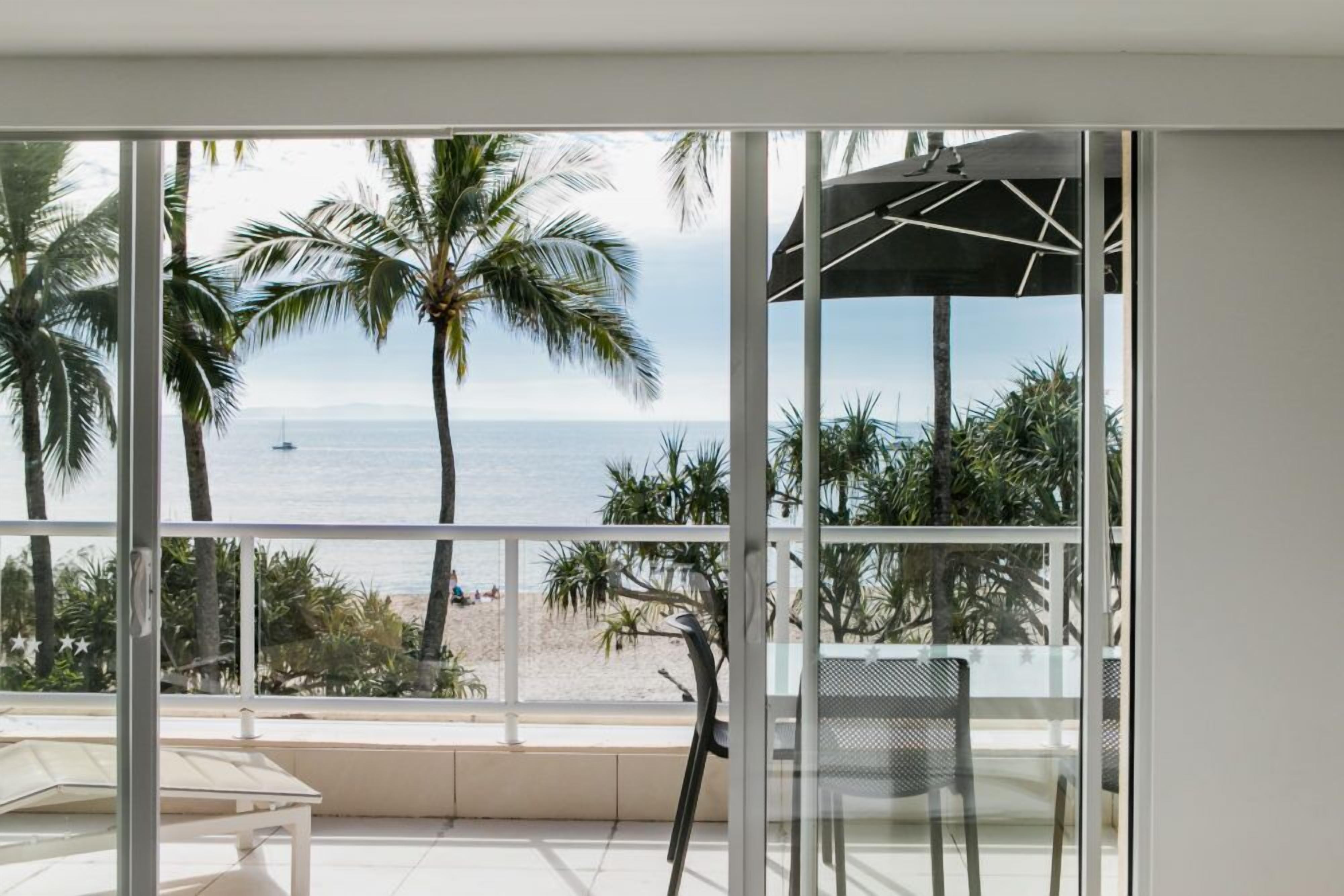 Netanya Noosa Beachfront Resort — image 17