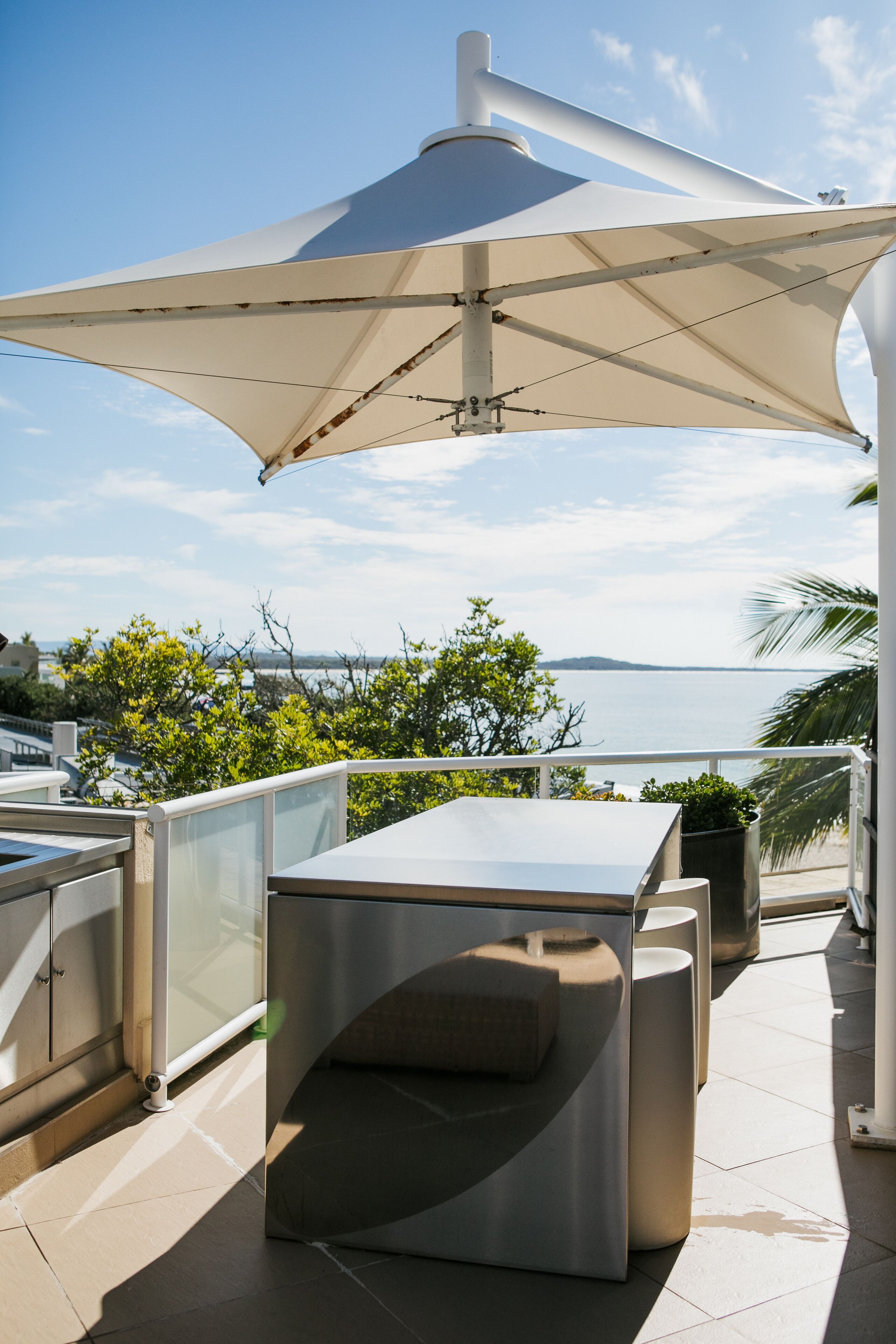 Netanya Noosa Beachfront Resort — image 8