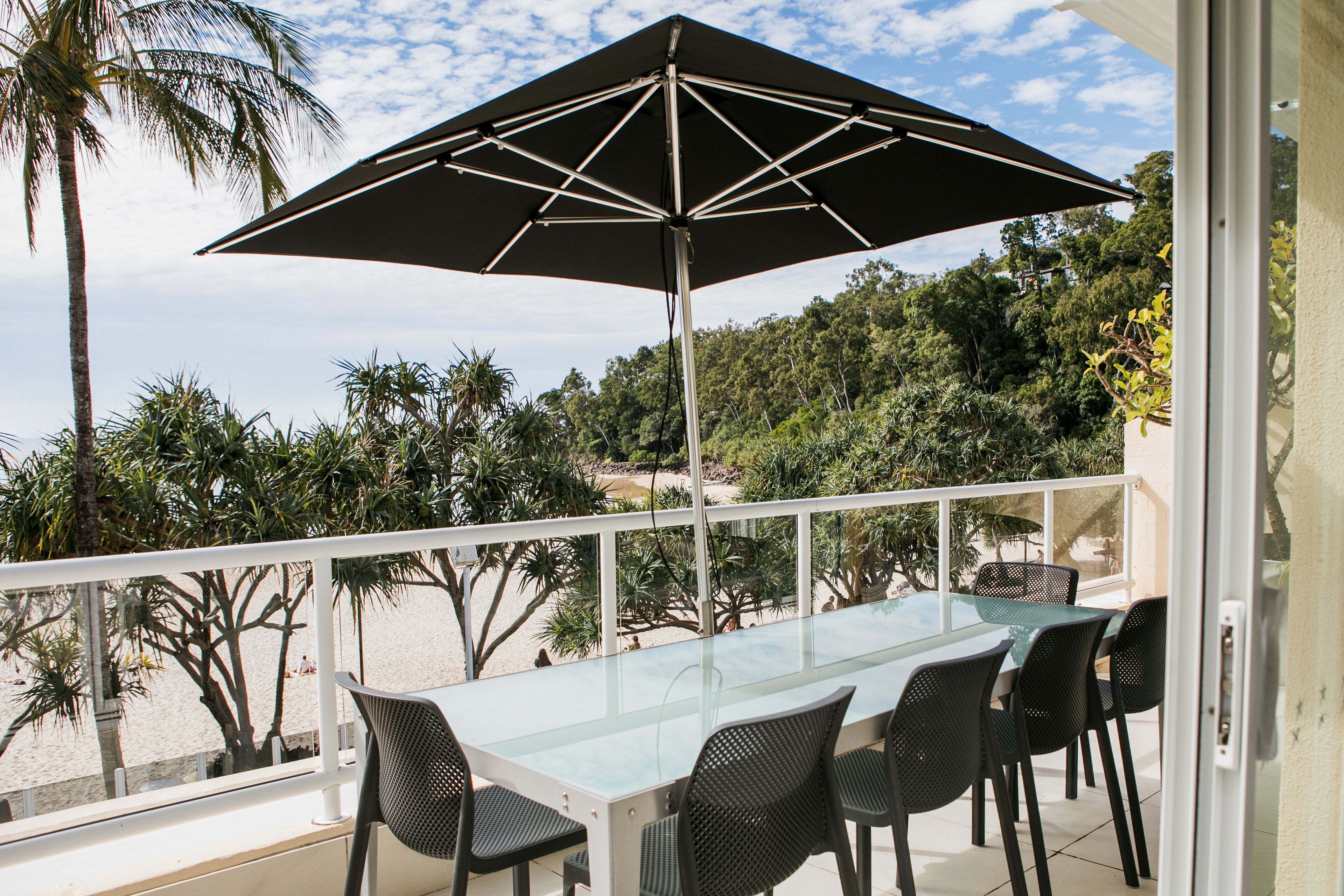 Netanya Noosa Beachfront Resort — image 18