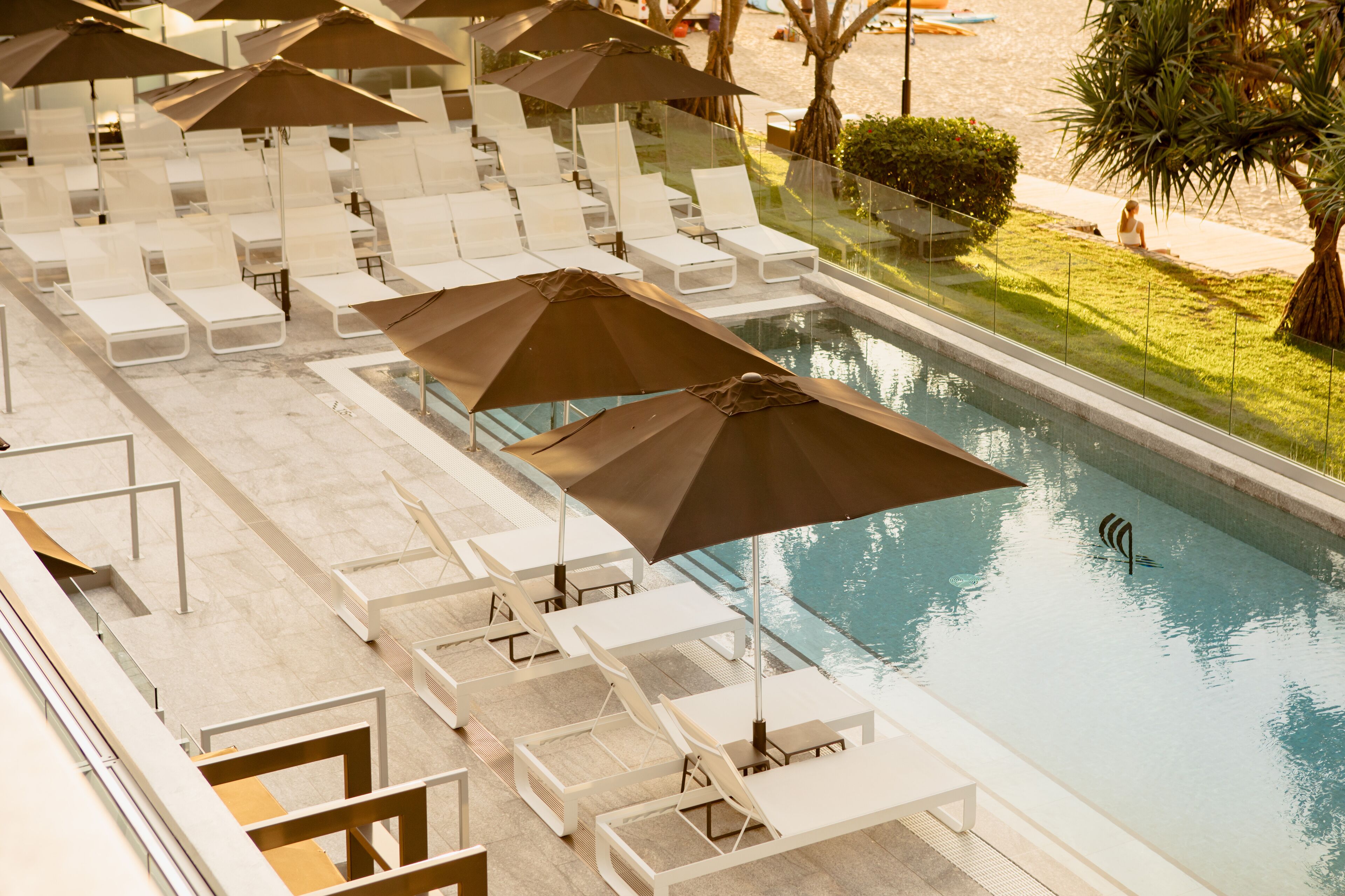 Netanya Noosa Beachfront Resort — image 5