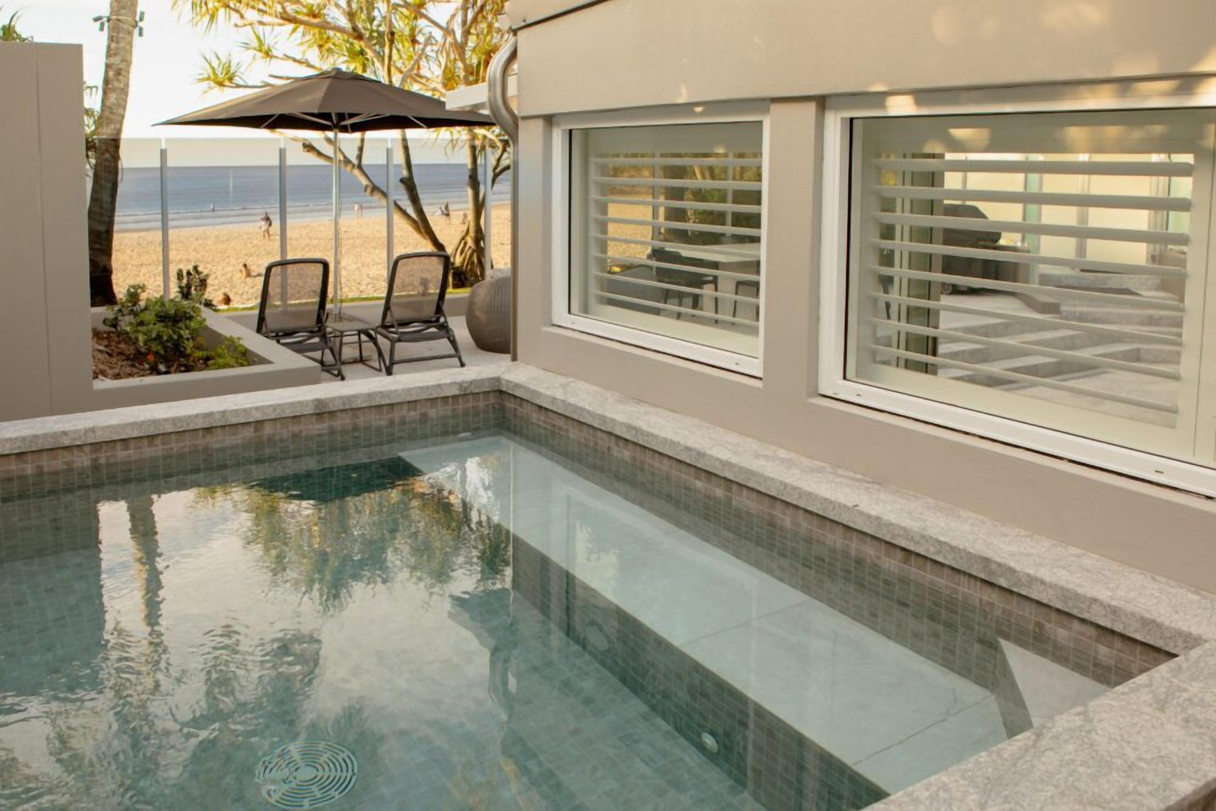 Netanya Noosa Beachfront Resort — image 4