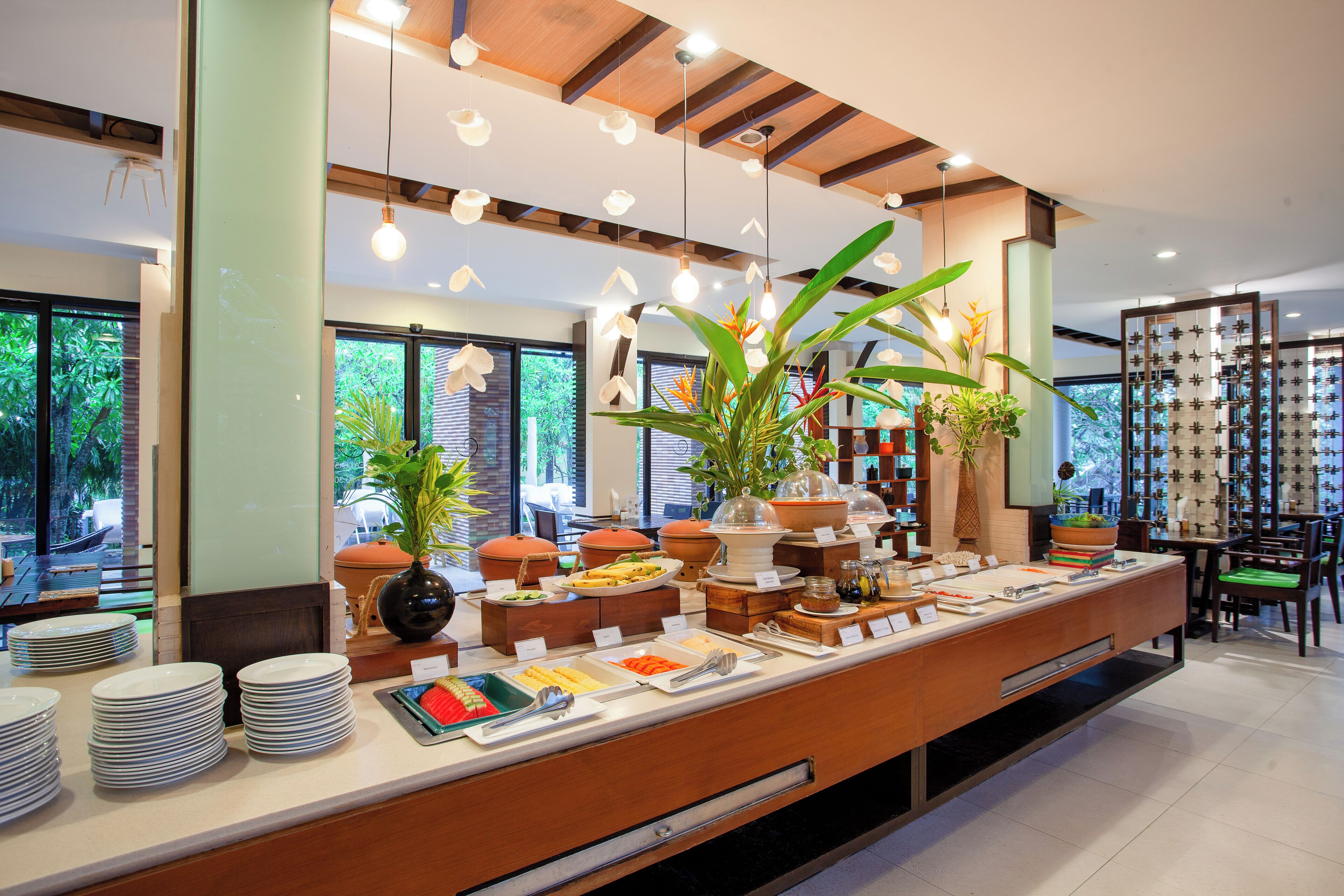 daily buffet breakfast (thb 650 per person)