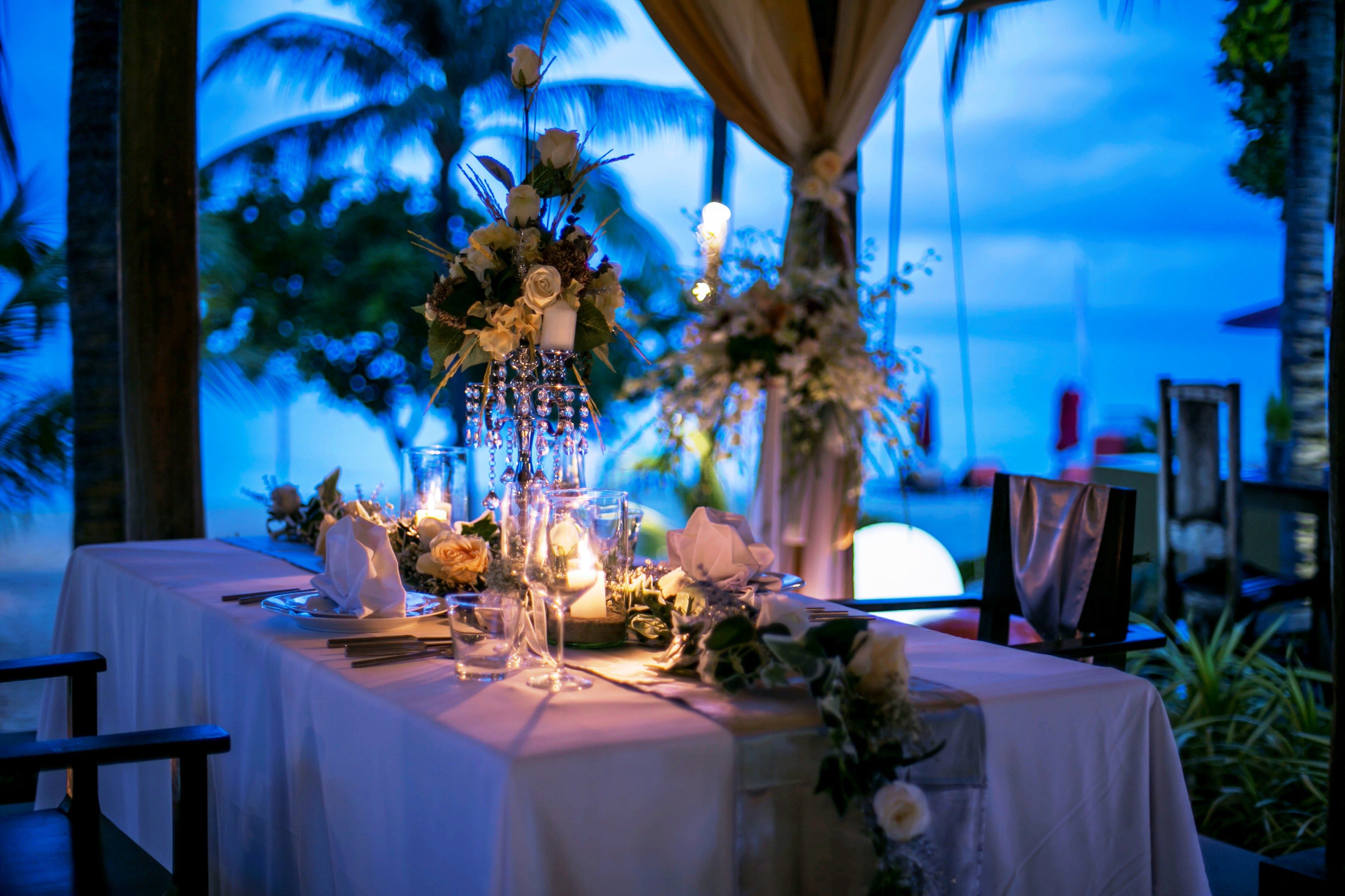 2 restaurants, breakfast served