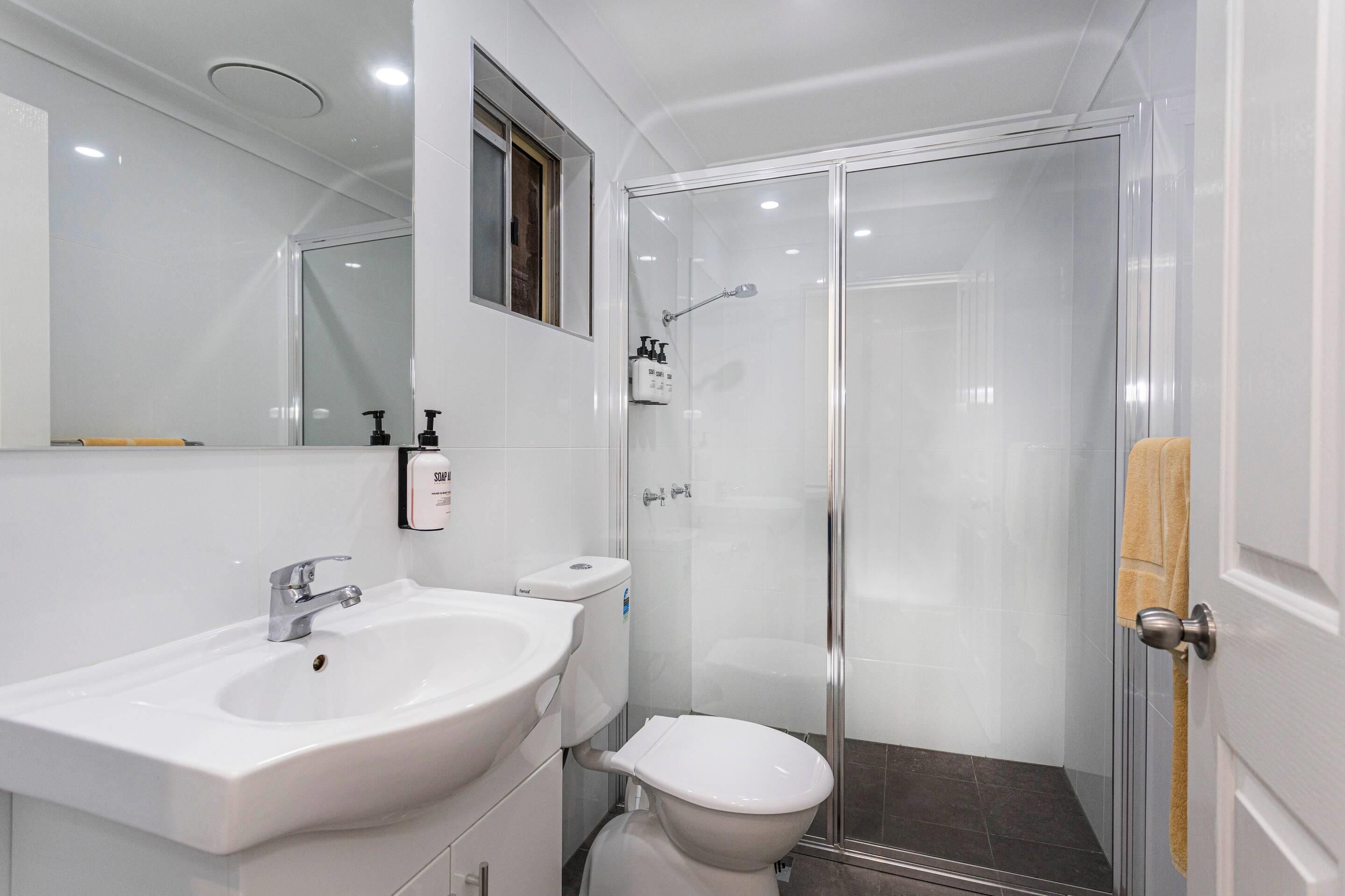 Room, 1 Double Bed, Non Smoking | 1 bedroom, desk, blackout curtains, iron/ironing board