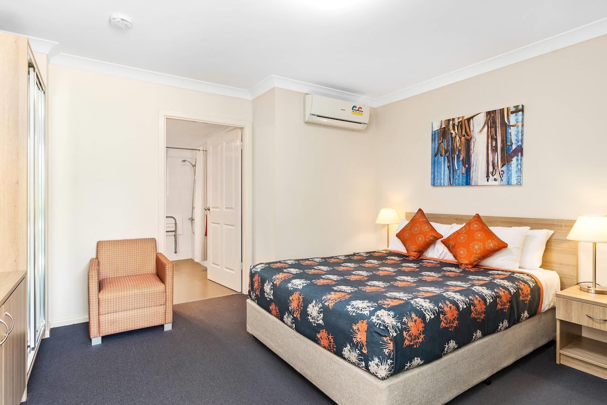 Executive-Zimmer, 1 Queen-Bett, barrierefrei | 1 Schlafzimmer, Schreibtisch, Verdunkelungsvorhänge