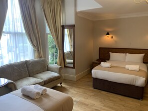 Superior Twin Room | Iron/ironing board, free WiFi, bed sheets - Beech Mount Hotel - Free Parking (Liverpool)