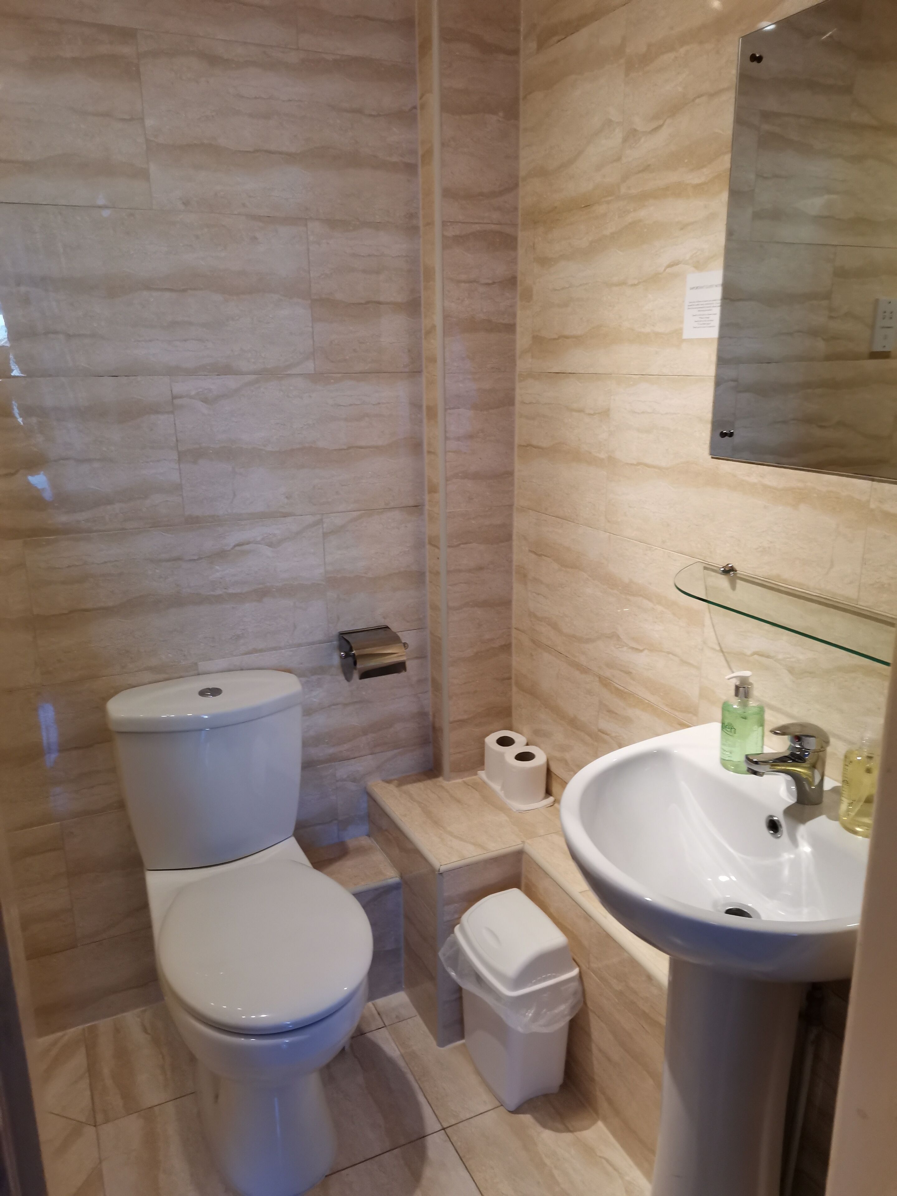 Photo - Beech Mount Hotel - Free Parking