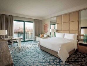 Premium bedding, minibar, in-room safe, desk - Atlantis, The Palm (Dubai)