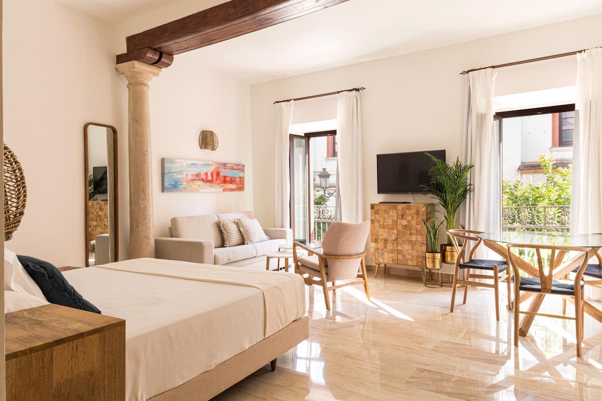 Standard Room | Premium bedding, down duvets, memory-foam beds, in-room safe