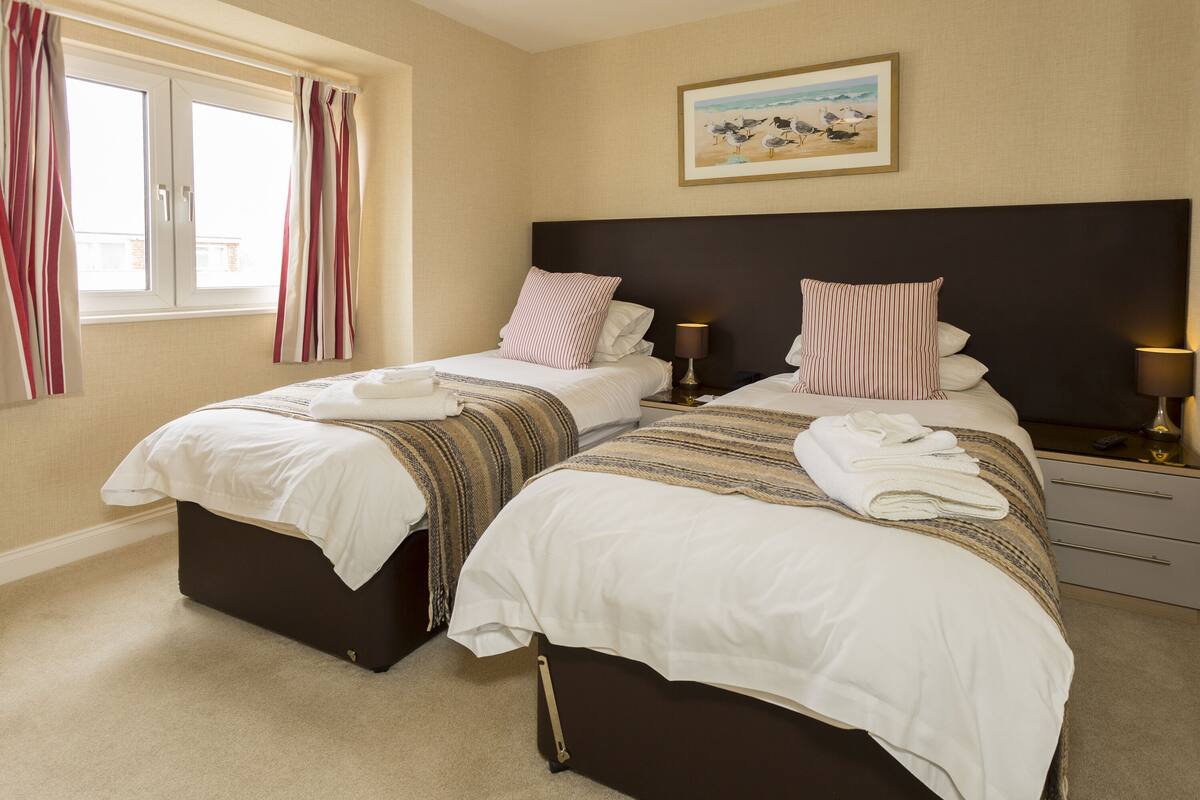 1 bedroom, desk, iron/ironing board, free cots/infant beds