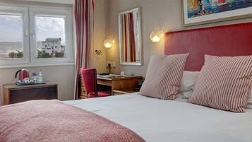 Classic Room, 1 King Bed, Non Smoking, Sea View | Desk, iron/ironing board, free cots/infant beds, rollaway beds