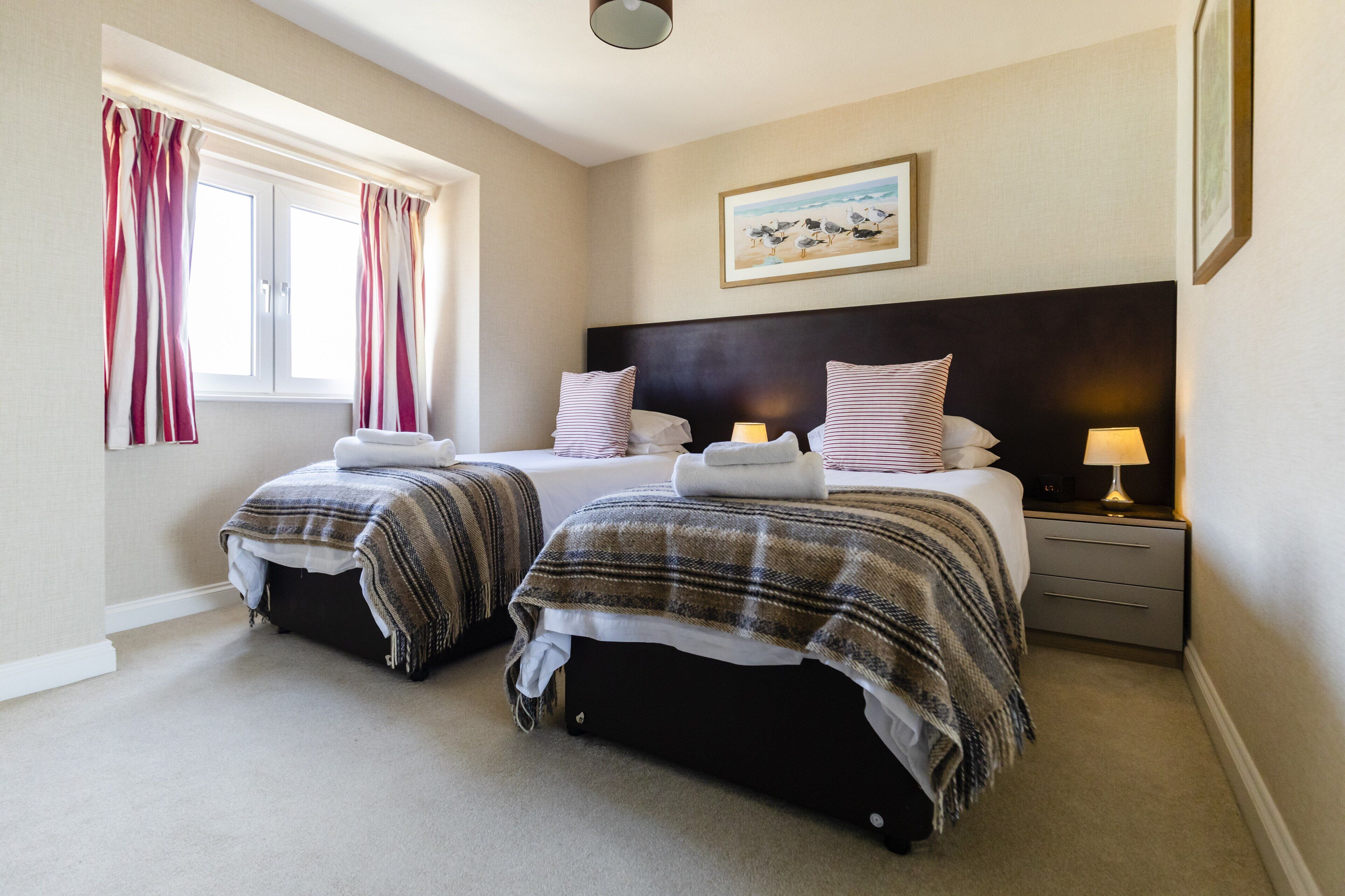 suite, multiple beds, balcony, sea view (penthouse) | 1 bedroom, desk, iron/ironing board, free cots/infant beds