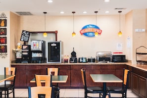 Desayuno continental incluido todos los días