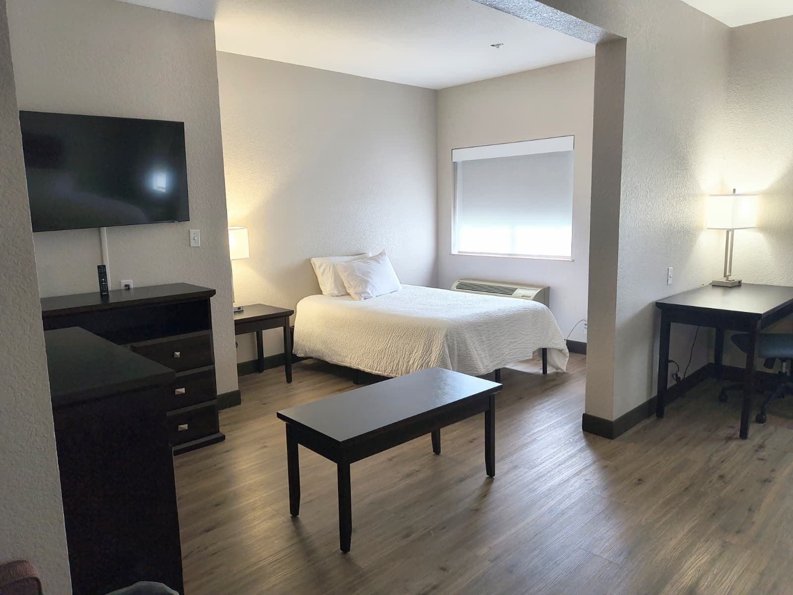 Pillowtop-bedden, een strijkplank/strijkijzer, gratis wifi, beddengoed