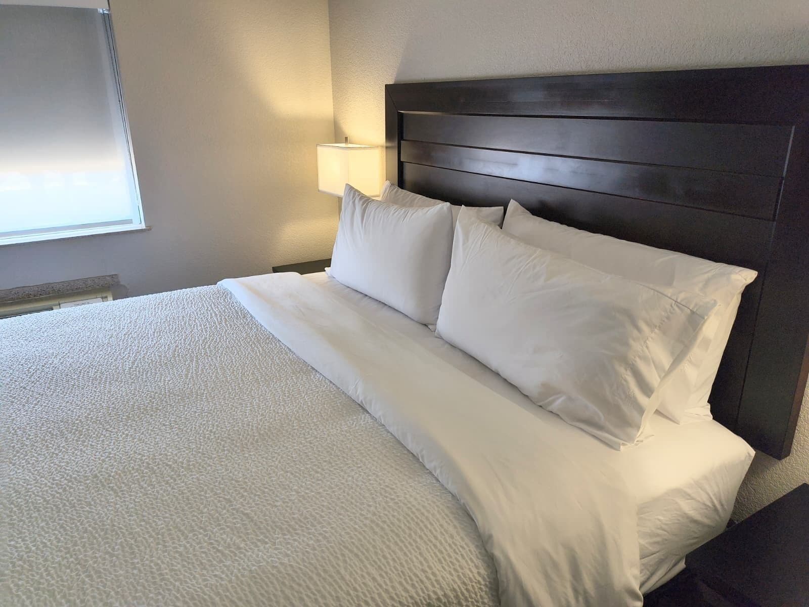 Pillowtop-bedden, een strijkplank/strijkijzer, gratis wifi, beddengoed