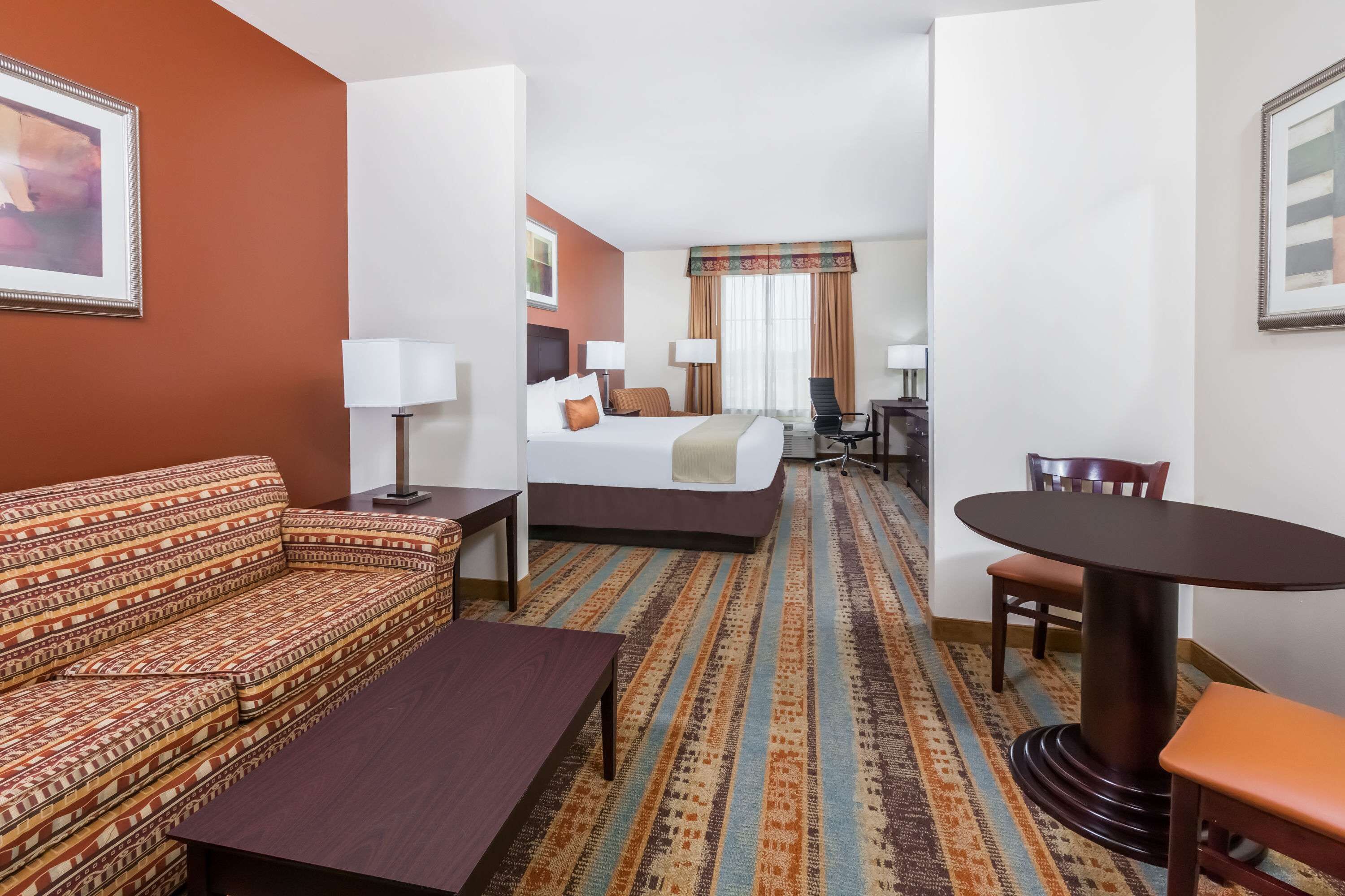 studio suite, 1 king bed, non smoking | desk, iron/ironing board, free cots/infant beds, free wifi