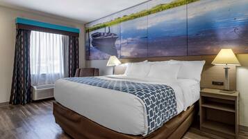 مكتب ومكواة/لوح كي وأسرّة أطفال/رضّع (مجانًا) وأسرّة قابلة للطي