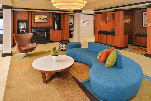 Lobby lounge - Fairfield Inn & Suites by Marriott Kingsland (Kingsland)