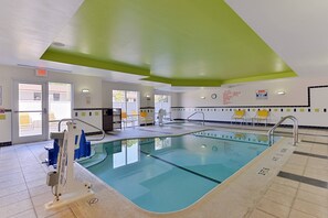Indoor pool - Fairfield Inn & Suites by Marriott Kingsland (Kingsland)