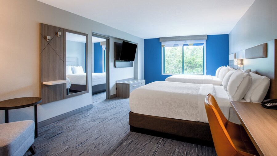 Holiday Inn Express & Suites Bradenton East-Lakewood Ranch by IHG