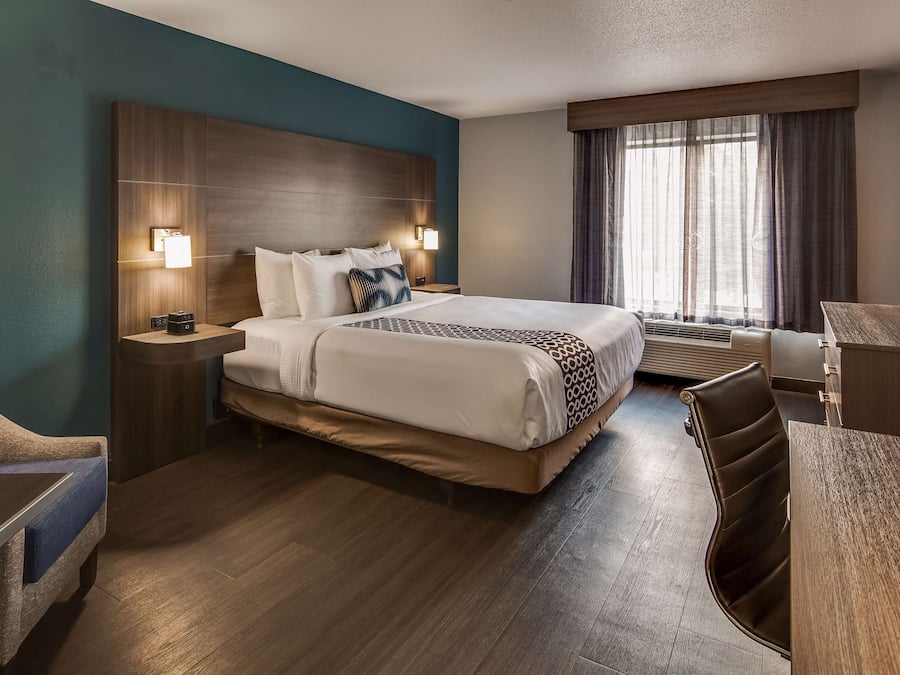 Premium bedding, pillow-top beds, in-room safe, desk