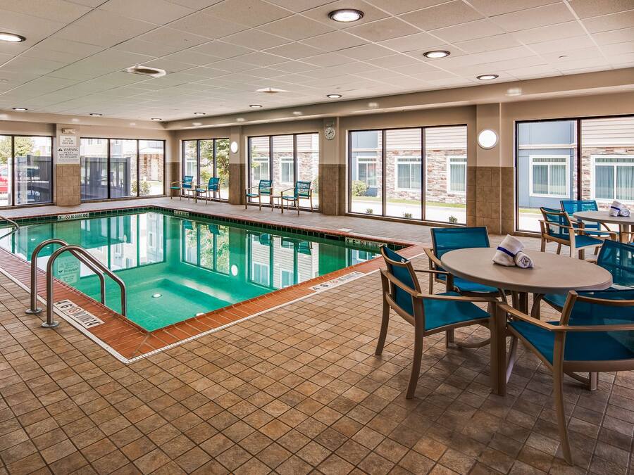 Indendørs pool