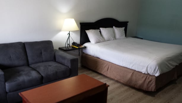 Cots/infant beds, rollaway beds, free WiFi - Homelodge (Attalla)