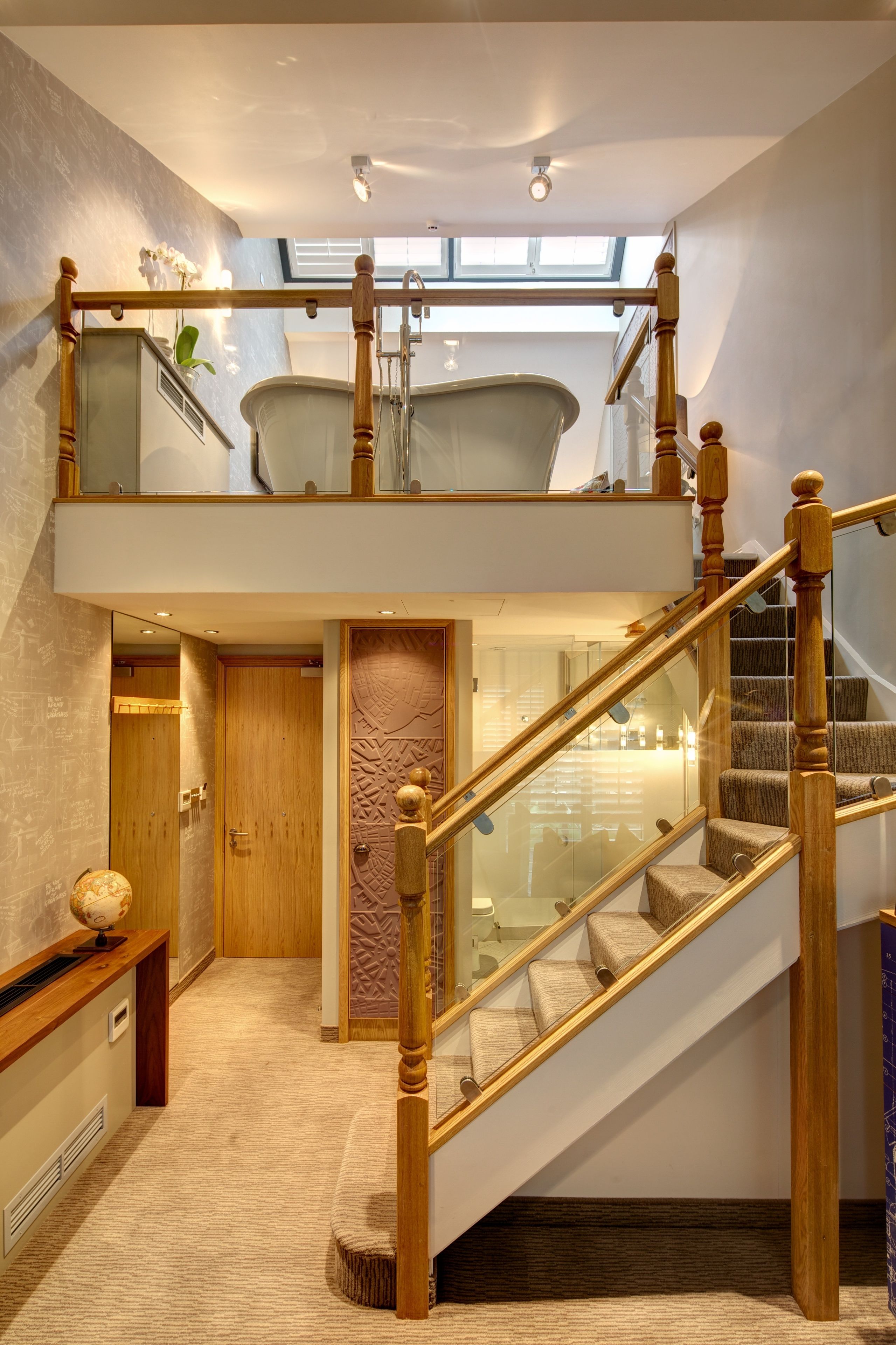 duplex, 1 bedroom | minibar, in-room safe, desk, iron/ironing board