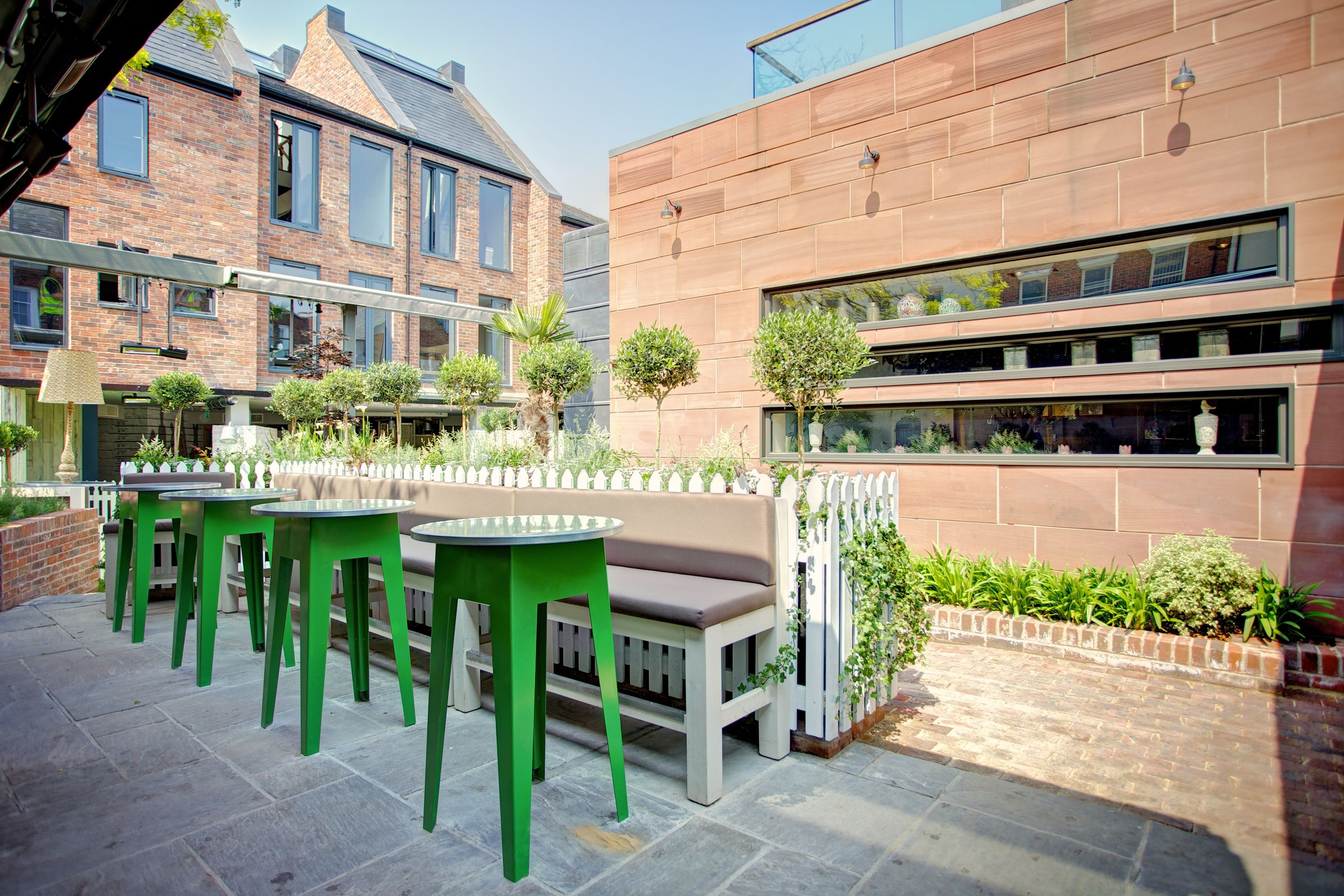 Lunch, dinner and brunch served