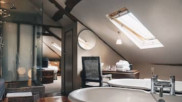 Luxury Loft, 1 King Bed | Bathroom | Free toiletries, hair dryer, towels, soap