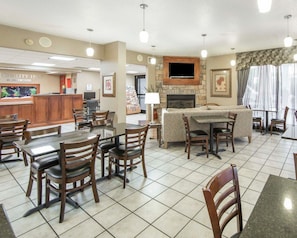 Ilmainen päivittäinen buffetaamiainen