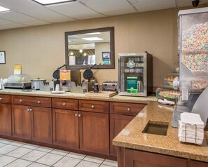Free daily buffet breakfast - Quality Inn Merchants Drive (Knoxville)