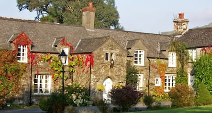 Collaven Manor Hotel