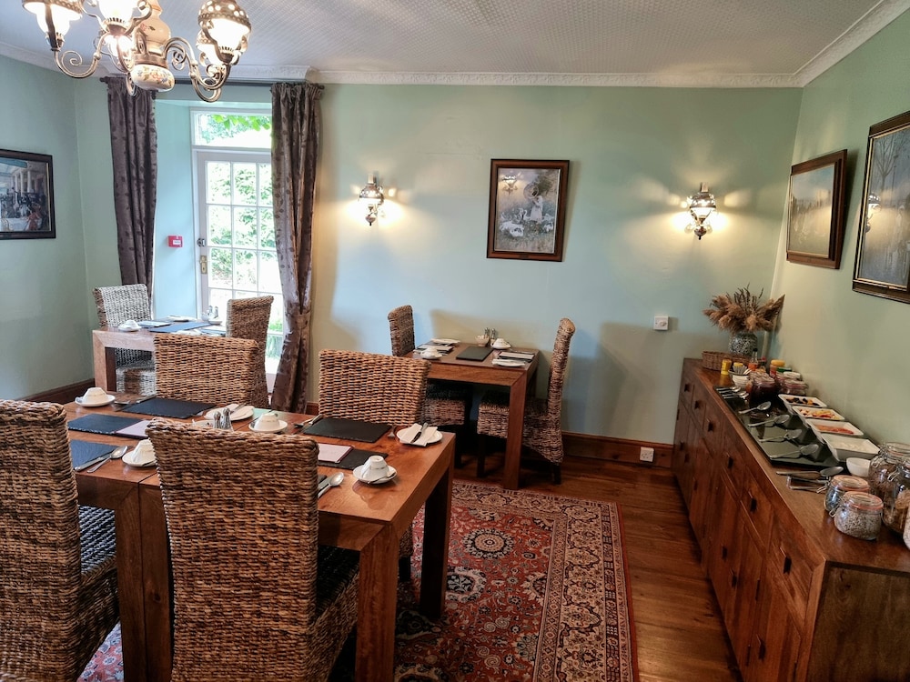 Collaven Manor Hotel by null